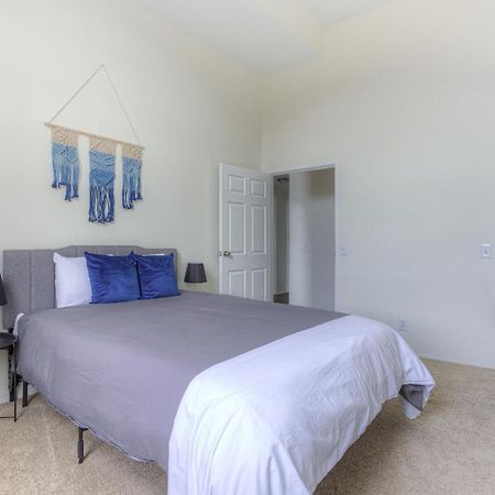 Frontdesk I River Place Apts Rivertown Detroit Appartement Kamer foto