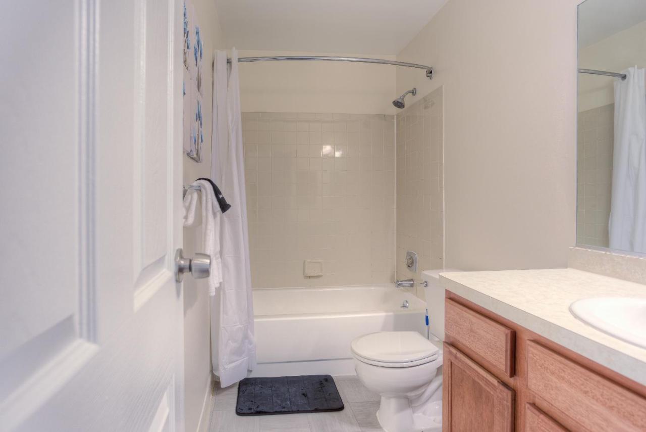 Frontdesk I River Place Apts Rivertown Detroit Appartement Kamer foto