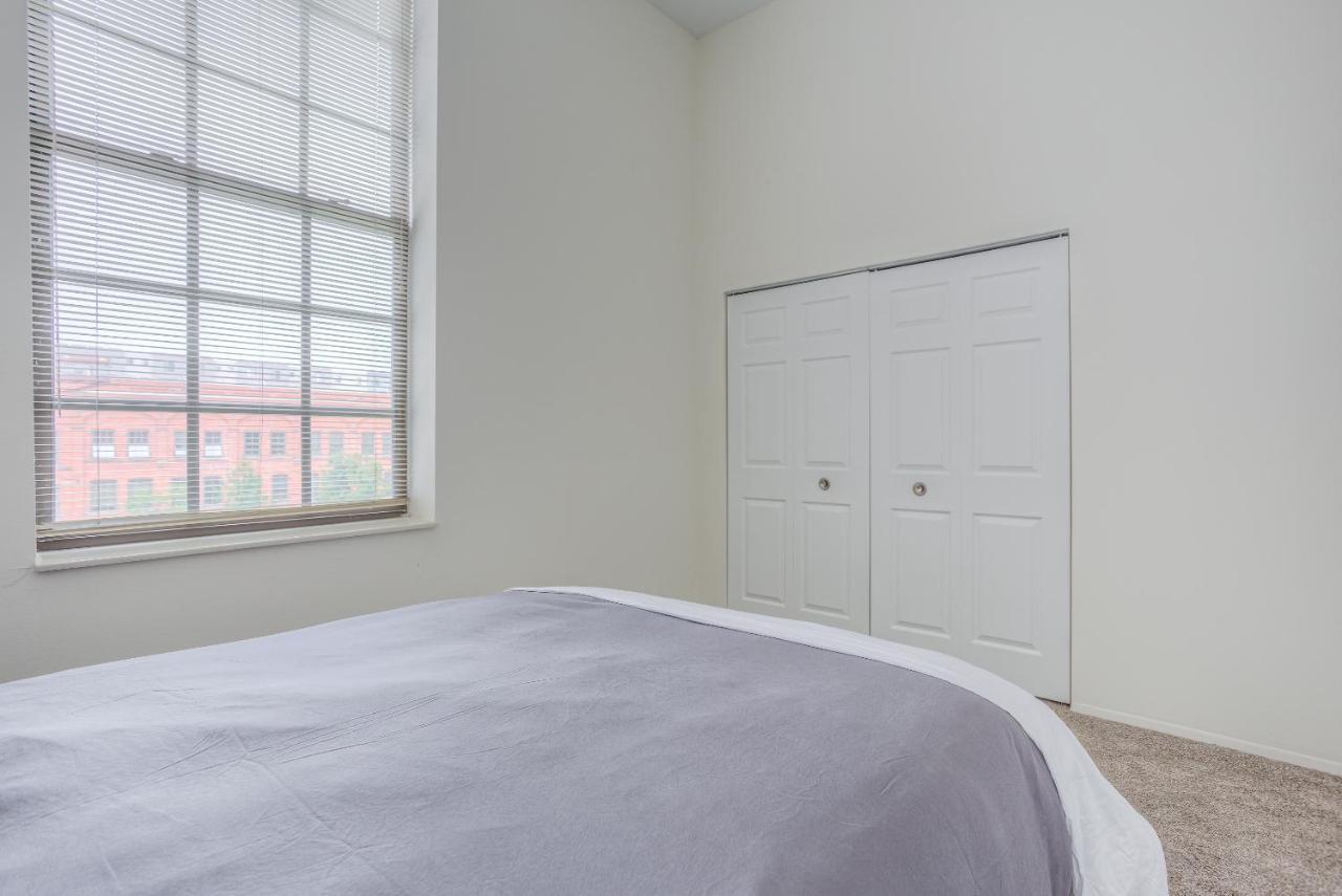 Frontdesk I River Place Apts Rivertown Detroit Appartement Kamer foto